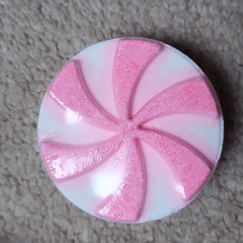 Twisted Peppermint Bath Fizzy From Bath & Body Wotks, New & Sealed!
